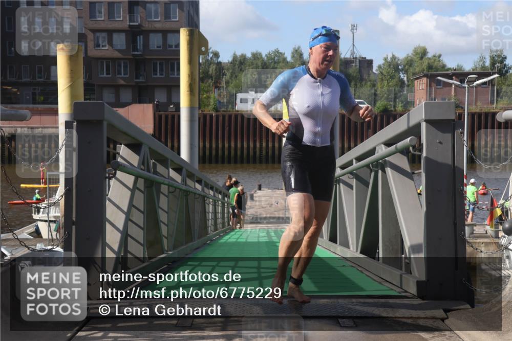 11.08.2024 - GEWOBA Citytriathlon Bremen Lena Gebhardt http://msf.ph/oto/6775229 11.08.2024 10:12:42 Schwimmen 54, 67, 93 meine-sportfotos.de