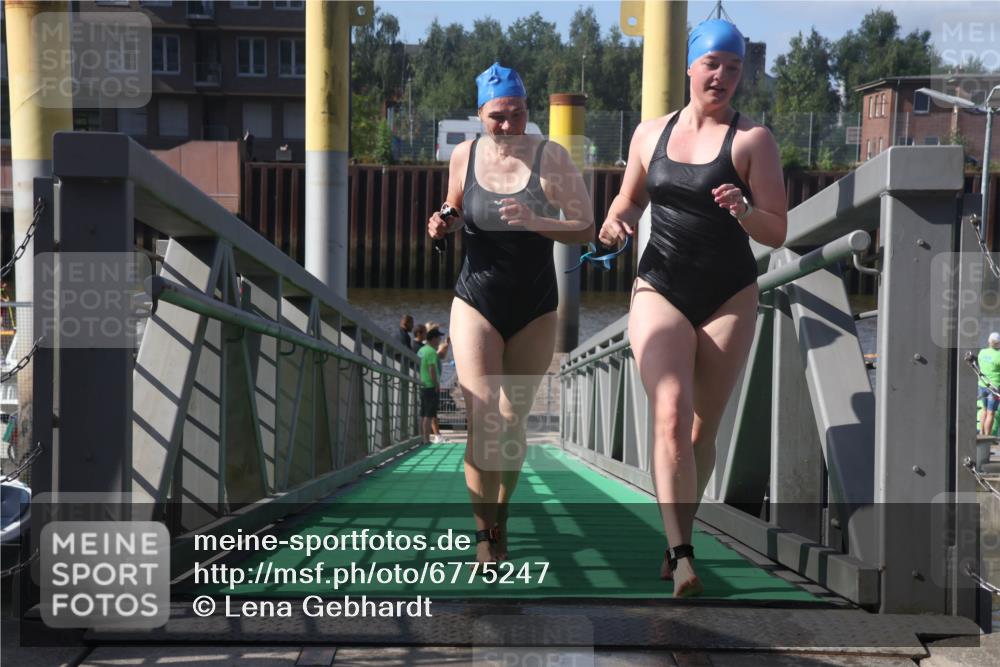 11.08.2024 - GEWOBA Citytriathlon Bremen Lena Gebhardt http://msf.ph/oto/6775247 11.08.2024 10:13:12 Schwimmen 28, 33, 81 meine-sportfotos.de