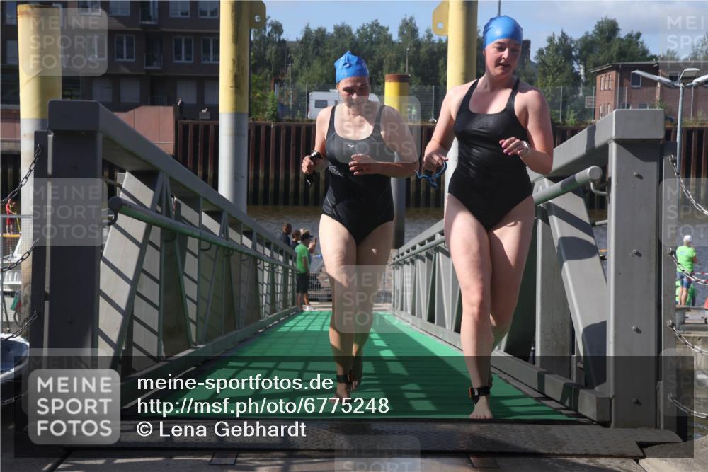 11.08.2024 - GEWOBA Citytriathlon Bremen Lena Gebhardt http://msf.ph/oto/6775248 11.08.2024 10:13:12 Schwimmen 28, 33, 81 meine-sportfotos.de