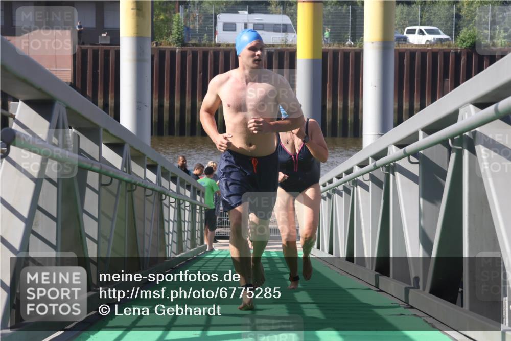 11.08.2024 - GEWOBA Citytriathlon Bremen Lena Gebhardt http://msf.ph/oto/6775285 11.08.2024 10:14:02 Schwimmen 13, 34, 39, 90, 115 meine-sportfotos.de