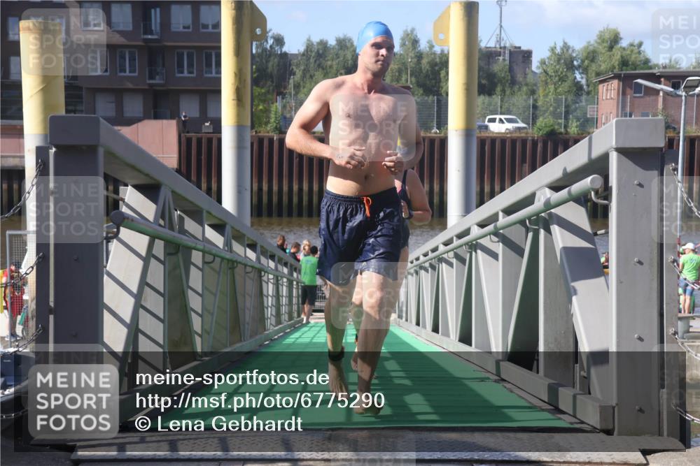 11.08.2024 - GEWOBA Citytriathlon Bremen Lena Gebhardt http://msf.ph/oto/6775290 11.08.2024 10:14:03 Schwimmen 13, 34, 39, 90, 115 meine-sportfotos.de