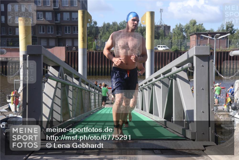 11.08.2024 - GEWOBA Citytriathlon Bremen Lena Gebhardt http://msf.ph/oto/6775291 11.08.2024 10:14:04 Schwimmen 34, 39, 90, 115 meine-sportfotos.de