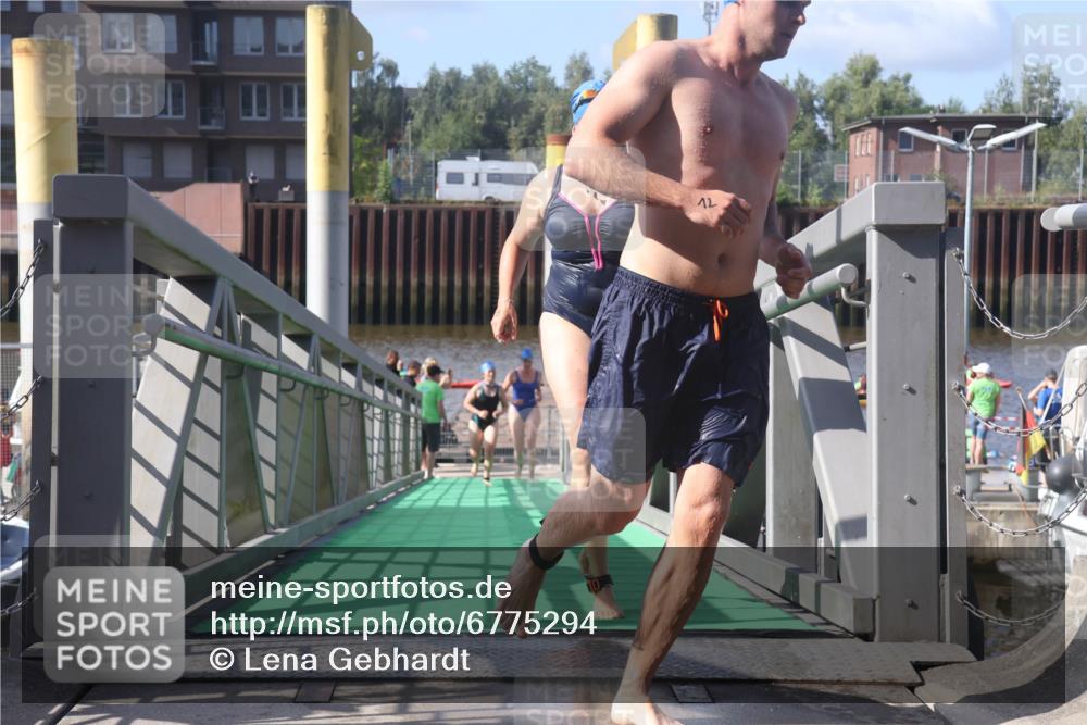 11.08.2024 - GEWOBA Citytriathlon Bremen Lena Gebhardt http://msf.ph/oto/6775294 11.08.2024 10:14:04 Schwimmen 34, 39, 90, 115 meine-sportfotos.de