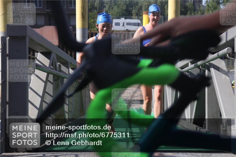 11.08.2024 - GEWOBA Citytriathlon Bremen Lena Gebhardt http://msf.ph/oto/6775311 11.08.2024 10:14:11 Schwimmen 34, 39, 76, 100 meine-sportfotos.de