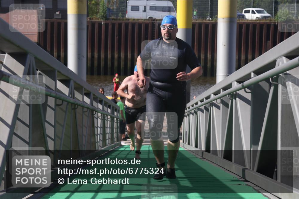 11.08.2024 - GEWOBA Citytriathlon Bremen Lena Gebhardt http://msf.ph/oto/6775324 11.08.2024 10:14:23 Schwimmen 34, 39, 76, 100 meine-sportfotos.de