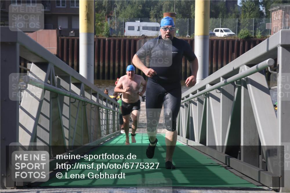 11.08.2024 - GEWOBA Citytriathlon Bremen Lena Gebhardt http://msf.ph/oto/6775327 11.08.2024 10:14:24 Schwimmen 34, 76, 100 meine-sportfotos.de