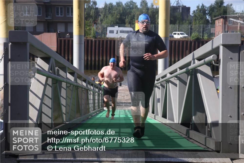 11.08.2024 - GEWOBA Citytriathlon Bremen Lena Gebhardt http://msf.ph/oto/6775328 11.08.2024 10:14:24 Schwimmen 34, 76, 100 meine-sportfotos.de