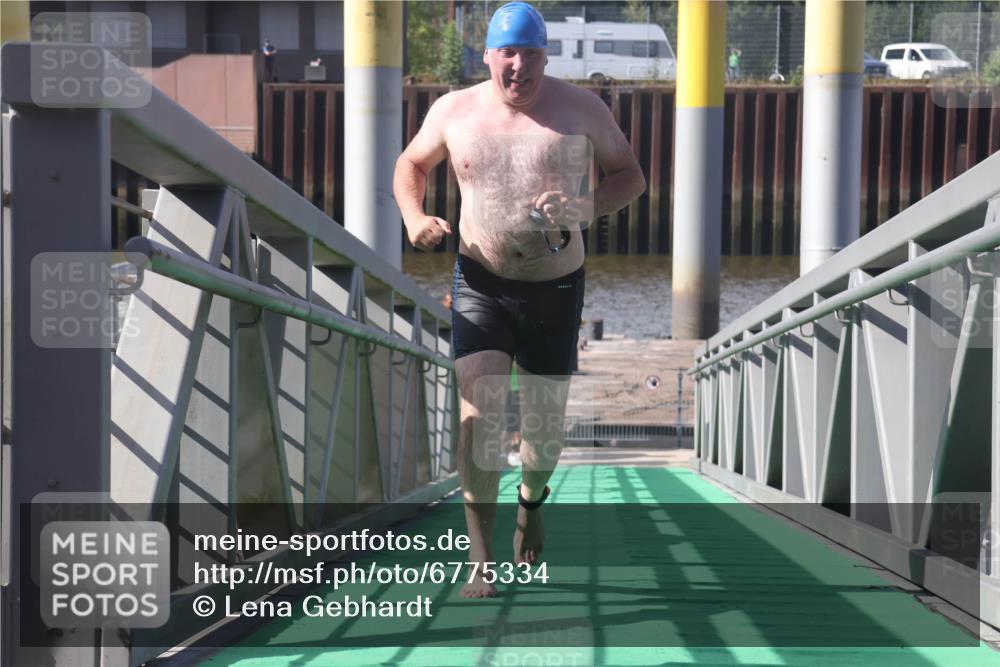 11.08.2024 - GEWOBA Citytriathlon Bremen Lena Gebhardt http://msf.ph/oto/6775334 11.08.2024 10:14:26 Schwimmen 53, 76, 100 meine-sportfotos.de