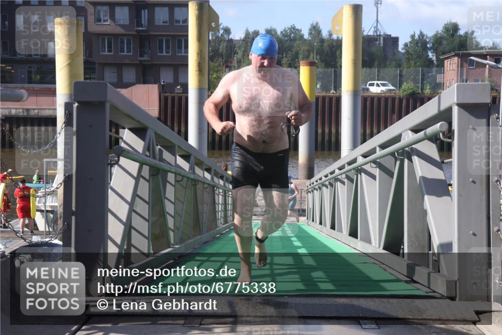 11.08.2024 - GEWOBA Citytriathlon Bremen Lena Gebhardt http://msf.ph/oto/6775338 11.08.2024 10:14:27 Schwimmen 53, 76, 100 meine-sportfotos.de