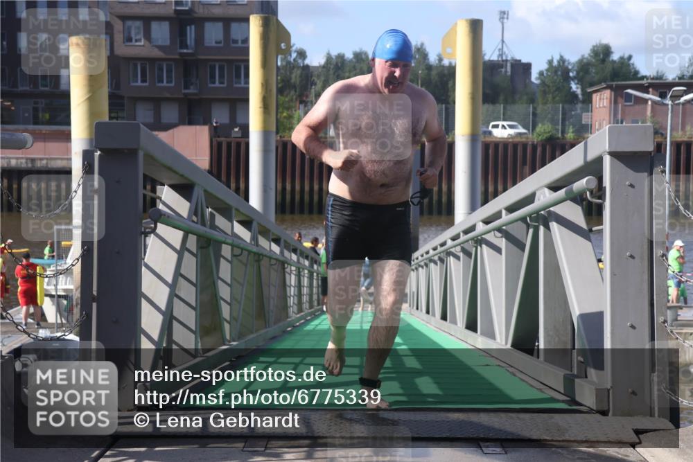 11.08.2024 - GEWOBA Citytriathlon Bremen Lena Gebhardt http://msf.ph/oto/6775339 11.08.2024 10:14:27 Schwimmen 53, 76, 100 meine-sportfotos.de