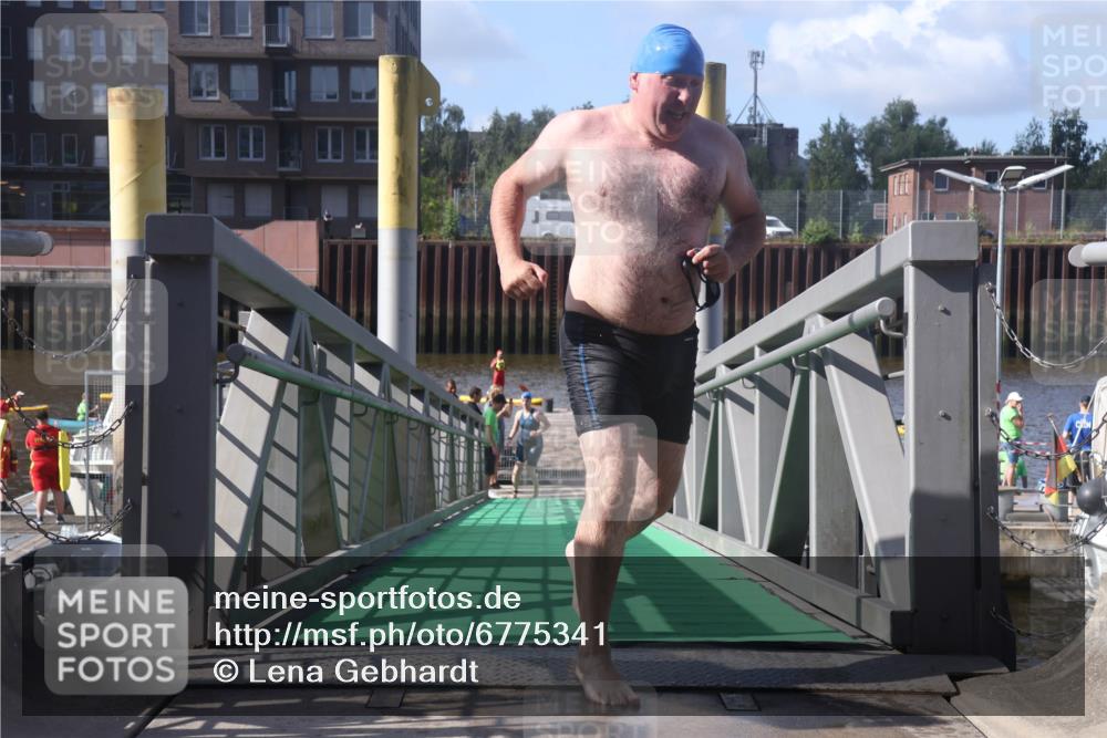 11.08.2024 - GEWOBA Citytriathlon Bremen Lena Gebhardt http://msf.ph/oto/6775341 11.08.2024 10:14:28 Schwimmen 53, 76, 100 meine-sportfotos.de