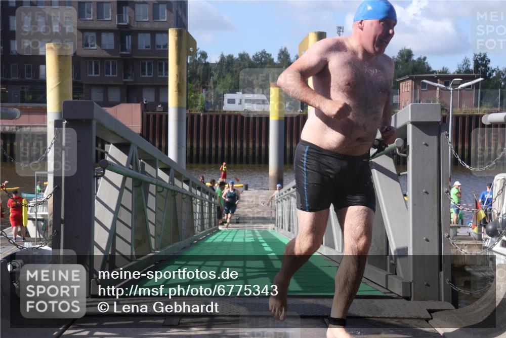 11.08.2024 - GEWOBA Citytriathlon Bremen Lena Gebhardt http://msf.ph/oto/6775343 11.08.2024 10:14:28 Schwimmen 53, 76, 100 meine-sportfotos.de