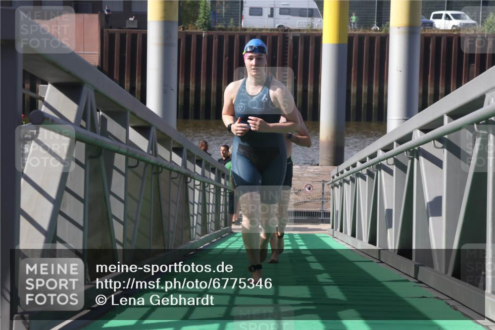 11.08.2024 - GEWOBA Citytriathlon Bremen Lena Gebhardt http://msf.ph/oto/6775346 11.08.2024 10:14:34 Schwimmen 53, 76, 100 meine-sportfotos.de