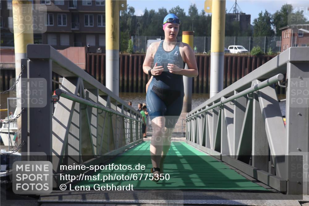 11.08.2024 - GEWOBA Citytriathlon Bremen Lena Gebhardt http://msf.ph/oto/6775350 11.08.2024 10:14:36 Schwimmen 53, 100 meine-sportfotos.de