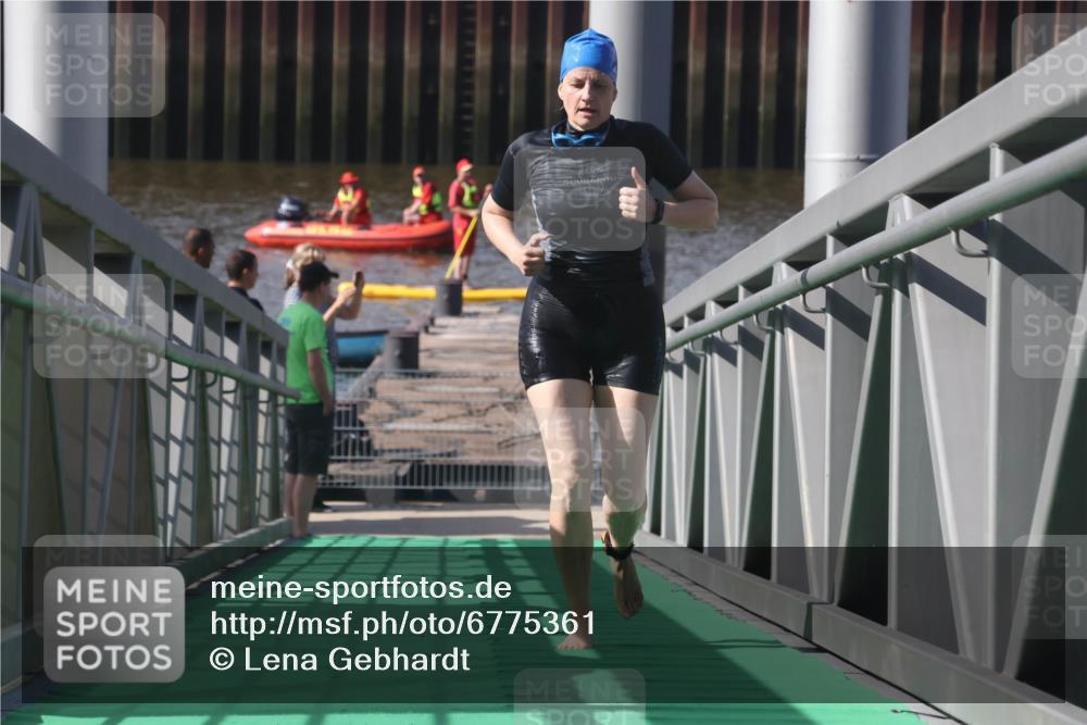 11.08.2024 - GEWOBA Citytriathlon Bremen Lena Gebhardt http://msf.ph/oto/6775361 11.08.2024 10:14:53 Schwimmen 89 meine-sportfotos.de