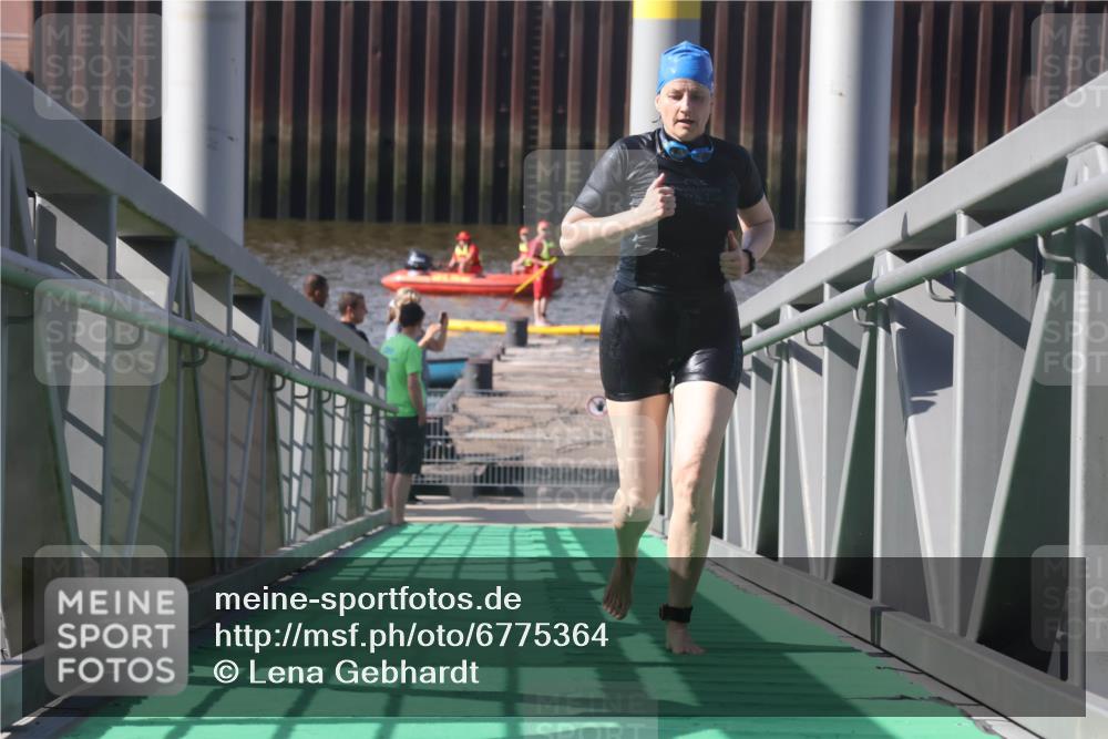 11.08.2024 - GEWOBA Citytriathlon Bremen Lena Gebhardt http://msf.ph/oto/6775364 11.08.2024 10:14:54 Schwimmen 89 meine-sportfotos.de