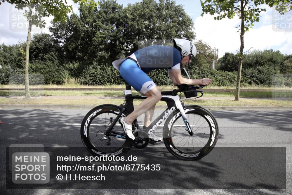 11.08.2024 - GEWOBA Citytriathlon Bremen H.Heesch http://msf.ph/oto/6775435 11.08.2024 11:35:32 Radfahren 817, 862, 934 meine-sportfotos.de