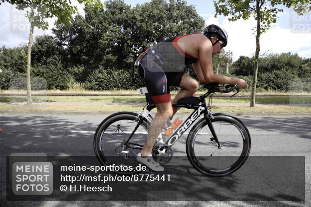 11.08.2024 - GEWOBA Citytriathlon Bremen H.Heesch http://msf.ph/oto/6775441 11.08.2024 11:36:38 Radfahren 794, 917 meine-sportfotos.de