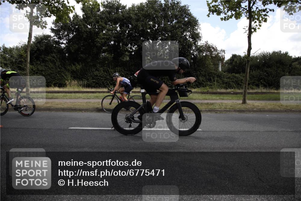 11.08.2024 - GEWOBA Citytriathlon Bremen H.Heesch http://msf.ph/oto/6775471 11.08.2024 11:40:54 Radfahren 771, 995 meine-sportfotos.de