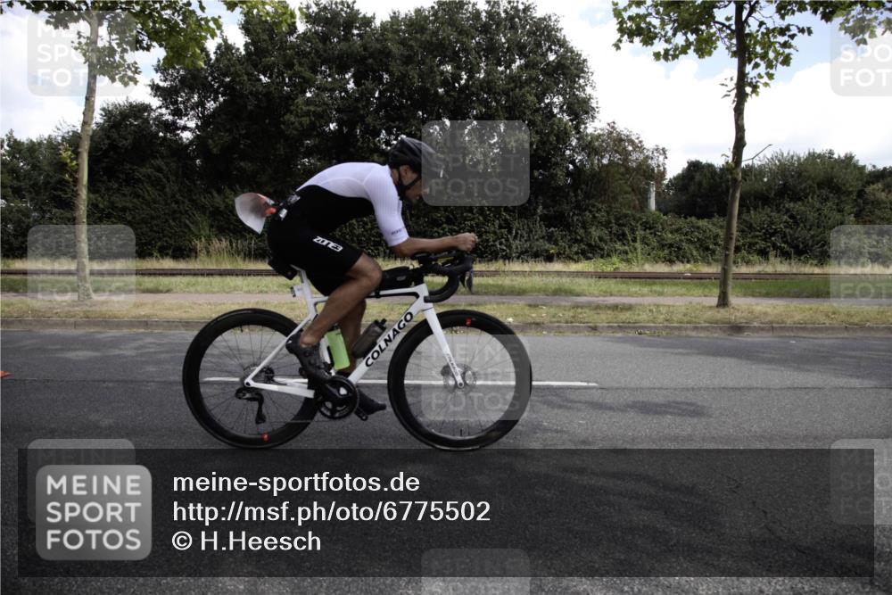 11.08.2024 - GEWOBA Citytriathlon Bremen H.Heesch http://msf.ph/oto/6775502 11.08.2024 11:44:18 Radfahren 746, 759, 855, 861, 926 meine-sportfotos.de