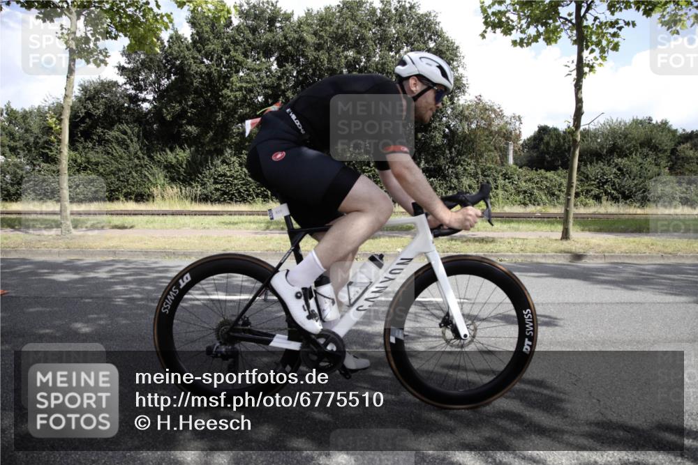 11.08.2024 - GEWOBA Citytriathlon Bremen H.Heesch http://msf.ph/oto/6775510 11.08.2024 11:44:44 Radfahren 763, 833, 836, 916, 956 meine-sportfotos.de