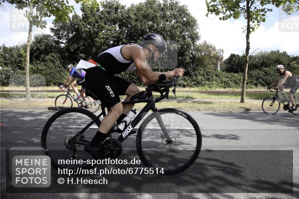 11.08.2024 - GEWOBA Citytriathlon Bremen H.Heesch http://msf.ph/oto/6775514 11.08.2024 11:44:58 Radfahren 763, 827, 916, 927, 956, 964, 973, 996 meine-sportfotos.de
