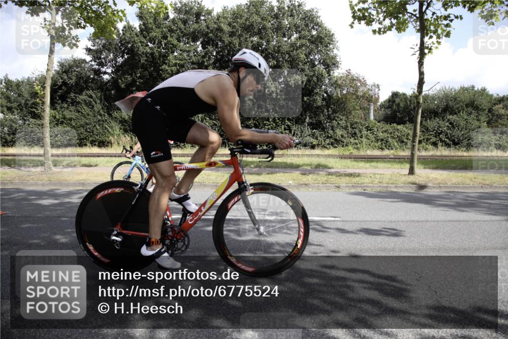 11.08.2024 - GEWOBA Citytriathlon Bremen H.Heesch http://msf.ph/oto/6775524 11.08.2024 11:45:06 Radfahren 819, 827, 916, 927, 956, 964, 973, 974, 996, 1030 meine-sportfotos.de