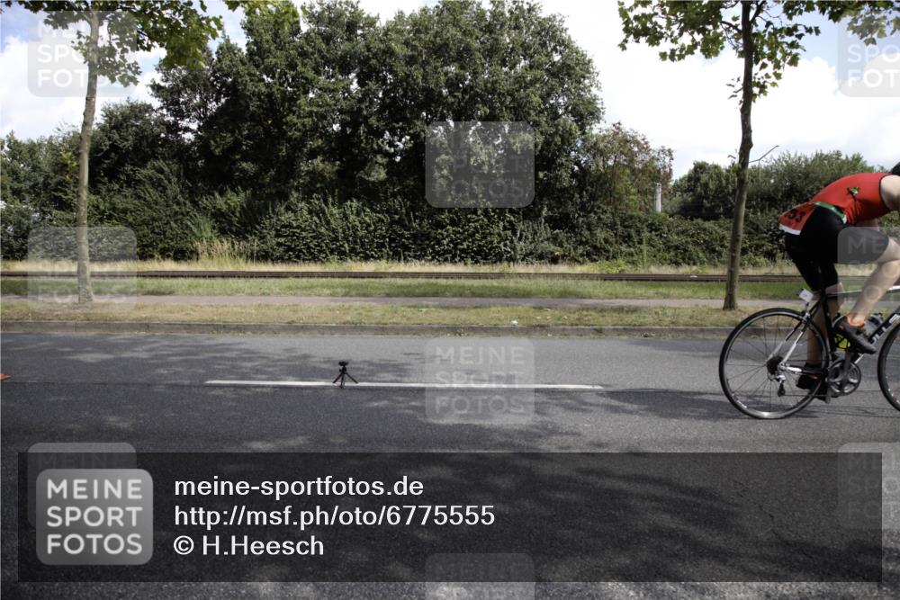 11.08.2024 - GEWOBA Citytriathlon Bremen H.Heesch http://msf.ph/oto/6775555 11.08.2024 11:46:03 Radfahren 755, 775, 806, 845, 853, 954, 962 meine-sportfotos.de