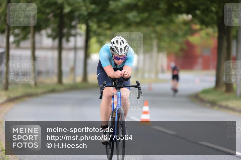 11.08.2024 - GEWOBA Citytriathlon Bremen H.Heesch http://msf.ph/oto/6775564 11.08.2024 11:43:10 Radfahren 756, 780 meine-sportfotos.de