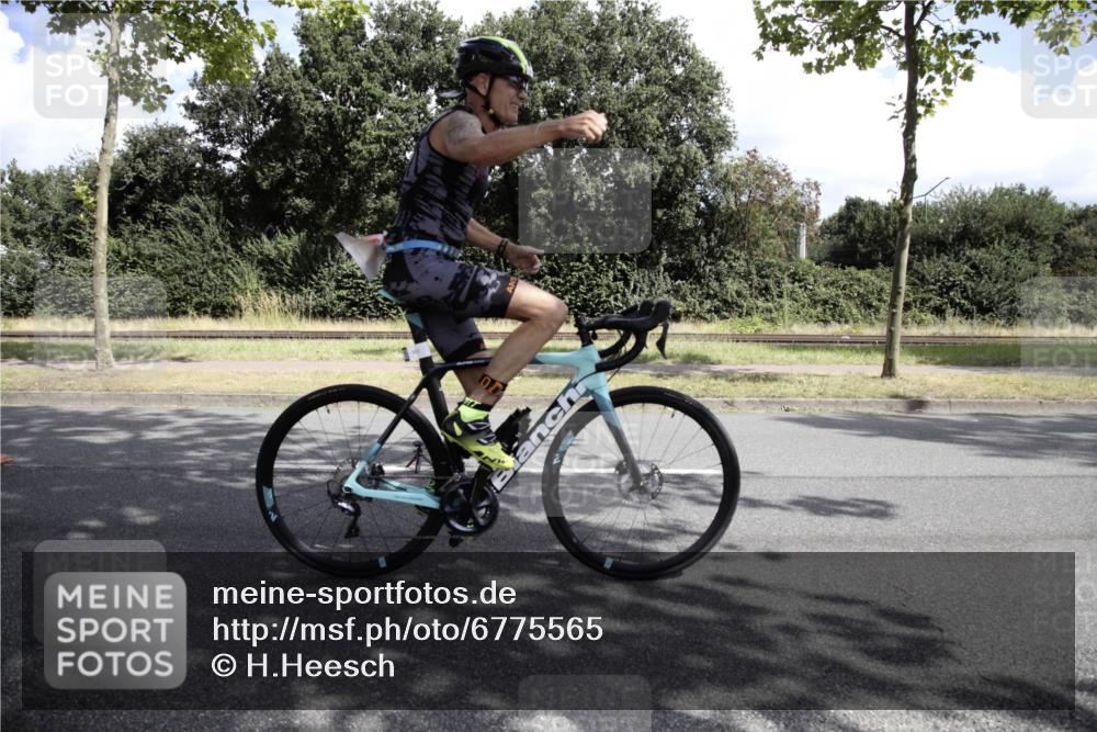 11.08.2024 - GEWOBA Citytriathlon Bremen H.Heesch http://msf.ph/oto/6775565 11.08.2024 11:46:27 Radfahren 703, 757, 768, 773, 839, 843, 942 meine-sportfotos.de