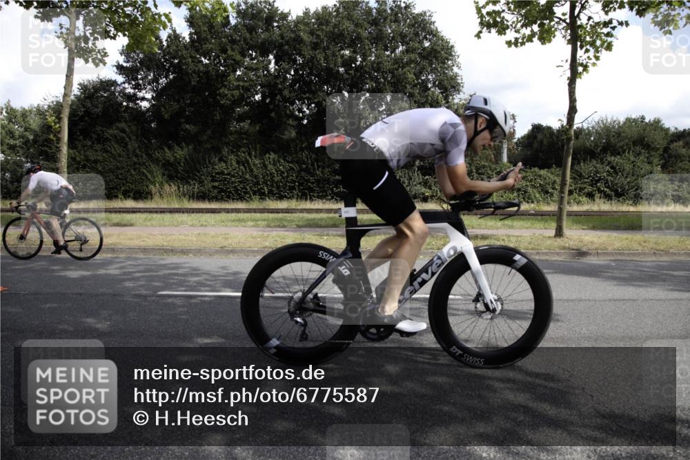11.08.2024 - GEWOBA Citytriathlon Bremen H.Heesch http://msf.ph/oto/6775587 11.08.2024 11:47:21 Radfahren 752, 779, 800, 860, 864, 865 meine-sportfotos.de