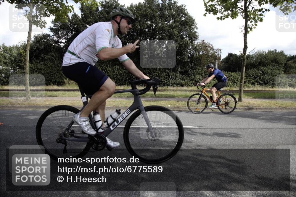 11.08.2024 - GEWOBA Citytriathlon Bremen H.Heesch http://msf.ph/oto/6775589 11.08.2024 11:47:22 Radfahren 752, 779, 800, 860, 864, 865 meine-sportfotos.de