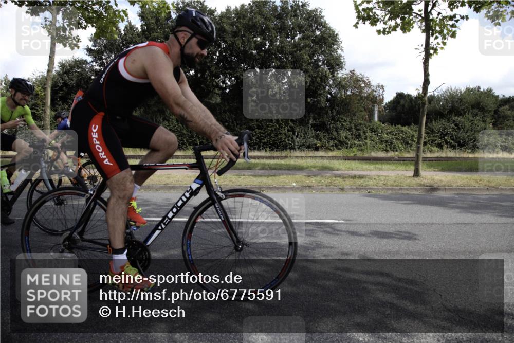 11.08.2024 - GEWOBA Citytriathlon Bremen H.Heesch http://msf.ph/oto/6775591 11.08.2024 11:47:23 Radfahren 752, 779, 800, 860, 864, 865 meine-sportfotos.de