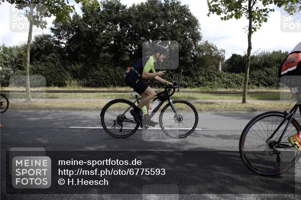 11.08.2024 - GEWOBA Citytriathlon Bremen H.Heesch http://msf.ph/oto/6775593 11.08.2024 11:47:23 Radfahren 752, 779, 800, 860, 864, 865 meine-sportfotos.de