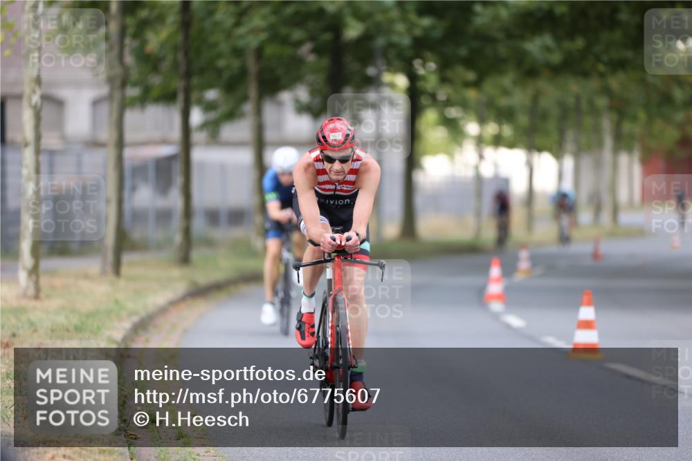 11.08.2024 - GEWOBA Citytriathlon Bremen H.Heesch http://msf.ph/oto/6775607 11.08.2024 11:43:22 Radfahren 756, 846, 868, 925, 967 meine-sportfotos.de
