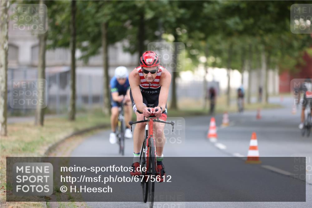 11.08.2024 - GEWOBA Citytriathlon Bremen H.Heesch http://msf.ph/oto/6775612 11.08.2024 11:43:22 Radfahren 756, 846, 868, 925, 967 meine-sportfotos.de