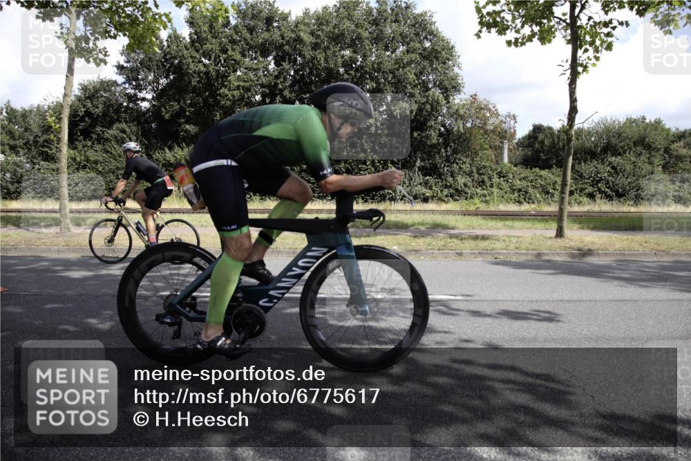 11.08.2024 - GEWOBA Citytriathlon Bremen H.Heesch http://msf.ph/oto/6775617 11.08.2024 11:47:49 Radfahren 832, 899, 906, 907, 911, 918, 924, 933, 944, 958, 997, 1013, 1015, 1019 meine-sportfotos.de