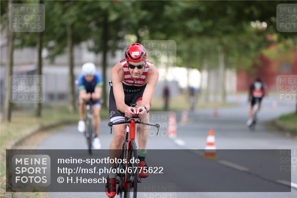 11.08.2024 - GEWOBA Citytriathlon Bremen H.Heesch http://msf.ph/oto/6775622 11.08.2024 11:43:22 Radfahren 756, 846, 868, 925, 967 meine-sportfotos.de