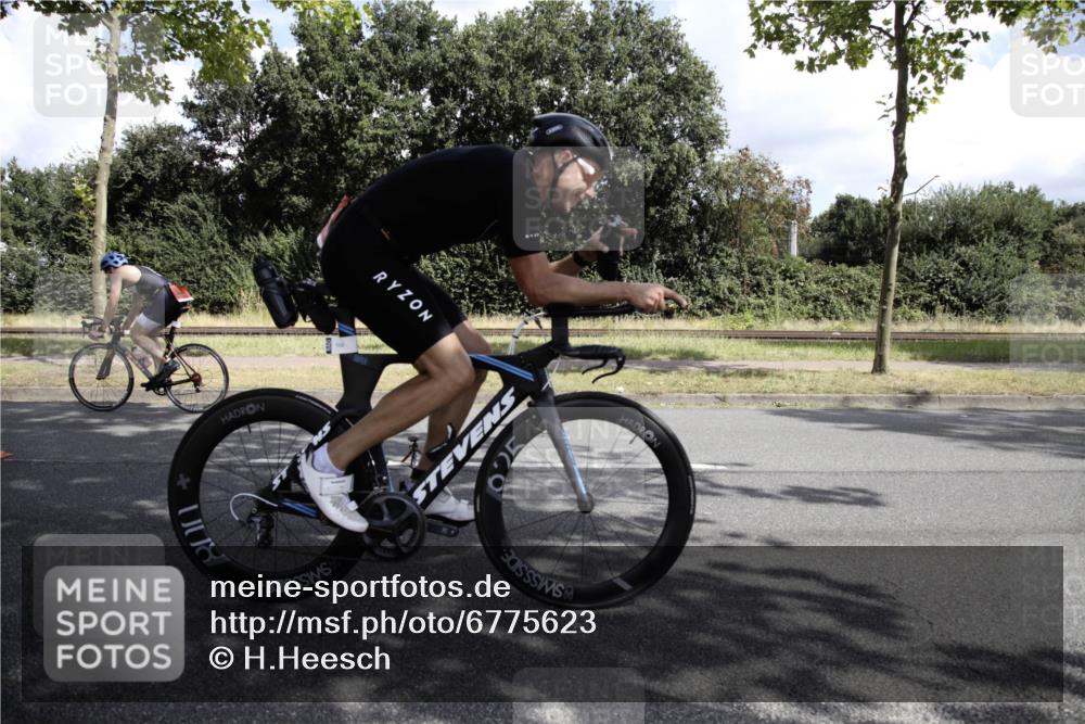 11.08.2024 - GEWOBA Citytriathlon Bremen H.Heesch http://msf.ph/oto/6775623 11.08.2024 11:48:00 Radfahren 760, 832, 906, 918, 924, 928 meine-sportfotos.de