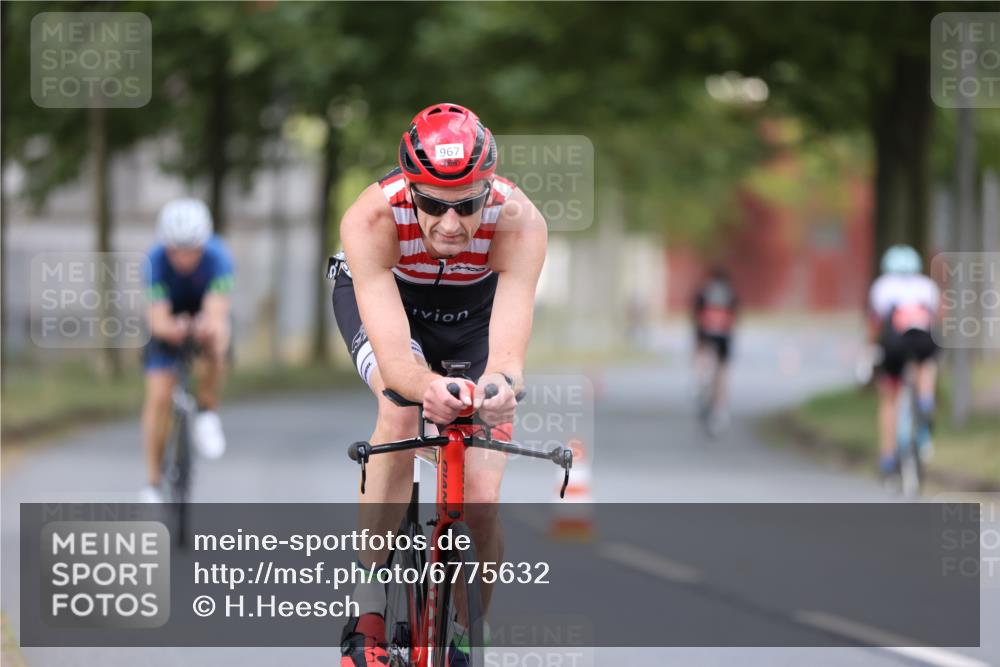 11.08.2024 - GEWOBA Citytriathlon Bremen H.Heesch http://msf.ph/oto/6775632 11.08.2024 11:43:23 Radfahren 756, 846, 868, 925, 967 meine-sportfotos.de
