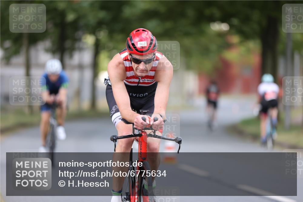 11.08.2024 - GEWOBA Citytriathlon Bremen H.Heesch http://msf.ph/oto/6775634 11.08.2024 11:43:23 Radfahren 756, 846, 868, 925, 967 meine-sportfotos.de