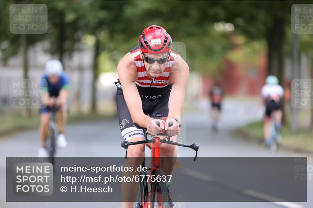 11.08.2024 - GEWOBA Citytriathlon Bremen H.Heesch http://msf.ph/oto/6775637 11.08.2024 11:43:23 Radfahren 756, 846, 868, 925, 967 meine-sportfotos.de