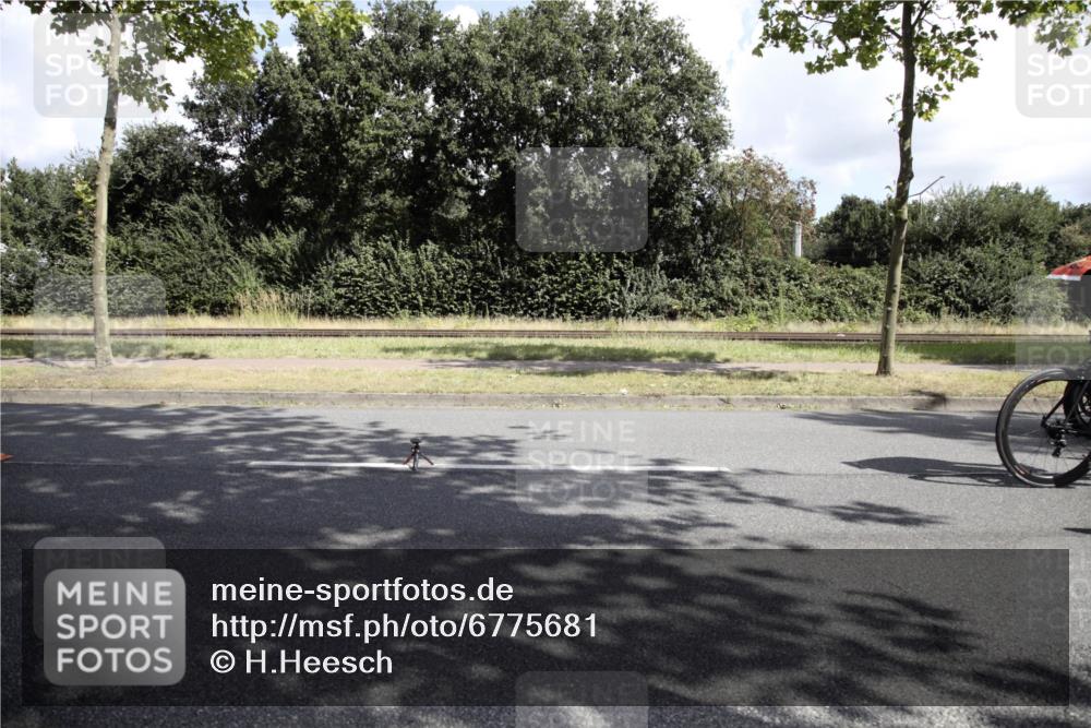11.08.2024 - GEWOBA Citytriathlon Bremen H.Heesch http://msf.ph/oto/6775681 11.08.2024 11:50:02 Radfahren 785, 796, 862, 881, 929, 979, 1022 meine-sportfotos.de