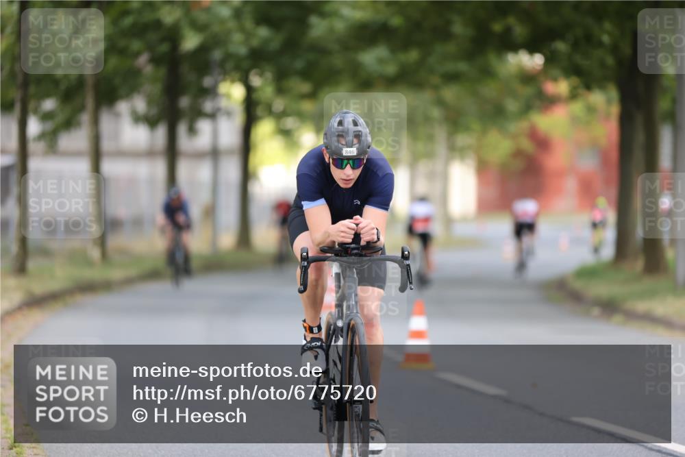 11.08.2024 - GEWOBA Citytriathlon Bremen H.Heesch http://msf.ph/oto/6775720 11.08.2024 11:43:33 Radfahren 770, 846, 868, 925, 967 meine-sportfotos.de