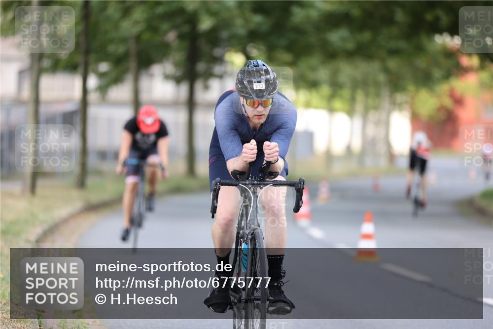 11.08.2024 - GEWOBA Citytriathlon Bremen H.Heesch http://msf.ph/oto/6775777 11.08.2024 11:43:38 Radfahren 770, 846, 868, 925 meine-sportfotos.de
