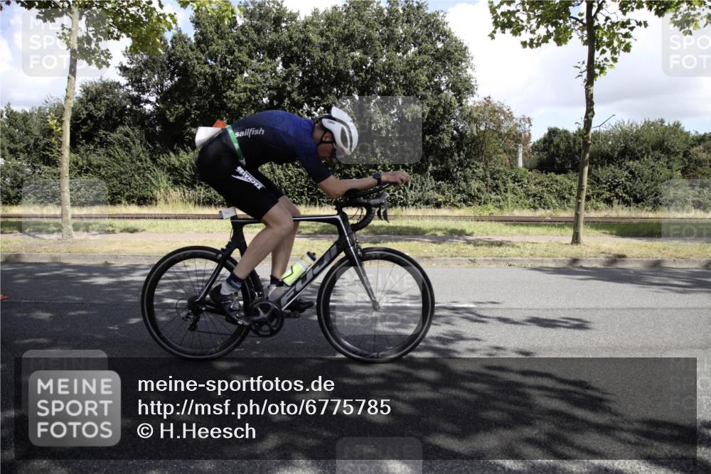 11.08.2024 - GEWOBA Citytriathlon Bremen H.Heesch http://msf.ph/oto/6775785 11.08.2024 11:52:20 Radfahren 745, 762, 794, 818, 889, 932, 945, 953, 1017 meine-sportfotos.de
