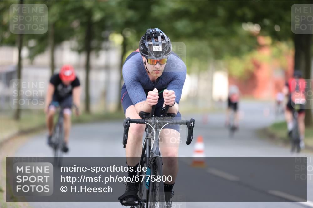 11.08.2024 - GEWOBA Citytriathlon Bremen H.Heesch http://msf.ph/oto/6775800 11.08.2024 11:43:38 Radfahren 770, 846, 868, 925 meine-sportfotos.de