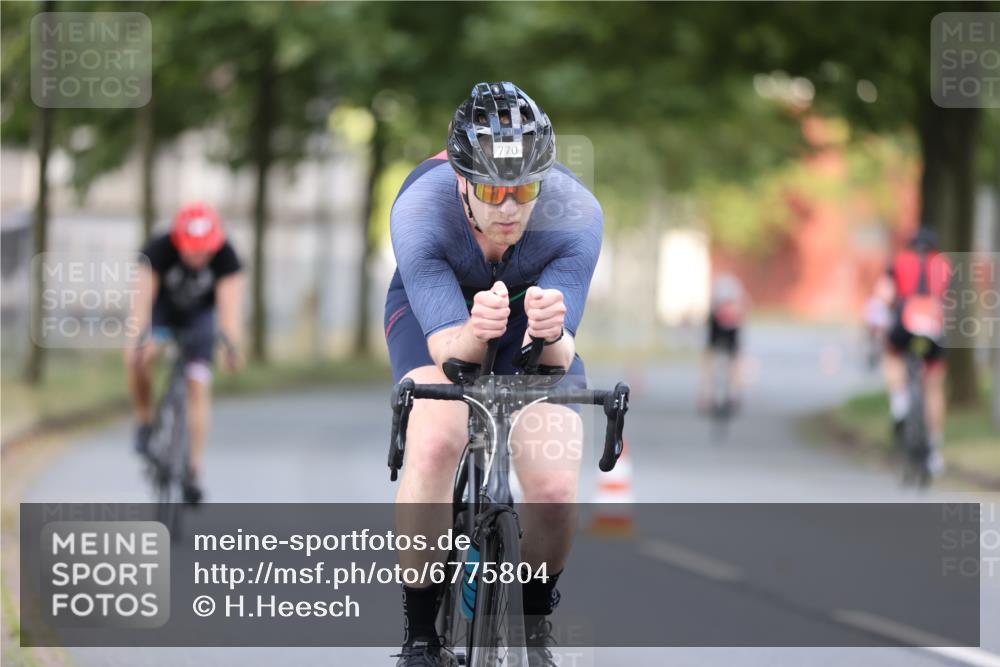 11.08.2024 - GEWOBA Citytriathlon Bremen H.Heesch http://msf.ph/oto/6775804 11.08.2024 11:43:38 Radfahren 770, 846, 868, 925 meine-sportfotos.de