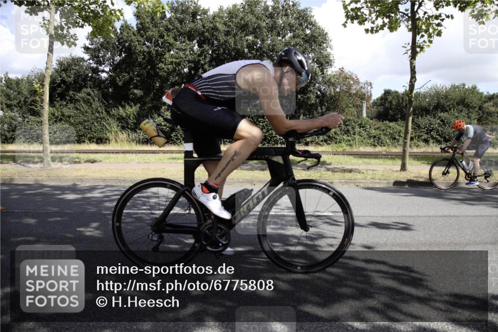 11.08.2024 - GEWOBA Citytriathlon Bremen H.Heesch http://msf.ph/oto/6775808 11.08.2024 11:52:35 Radfahren 745, 953, 971, 987 meine-sportfotos.de
