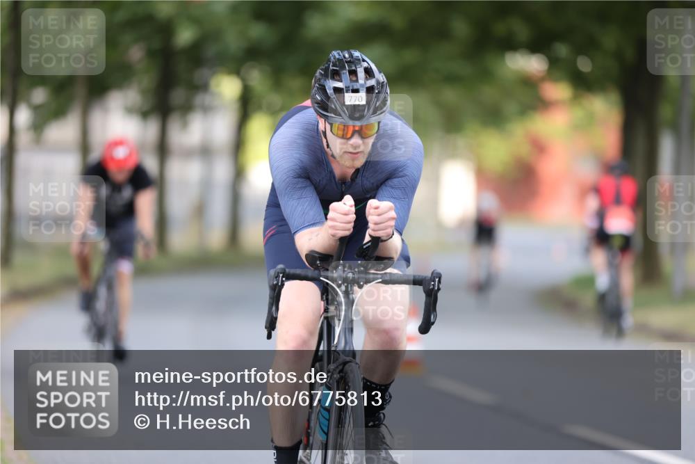 11.08.2024 - GEWOBA Citytriathlon Bremen H.Heesch http://msf.ph/oto/6775813 11.08.2024 11:43:38 Radfahren 770, 846, 868, 925 meine-sportfotos.de